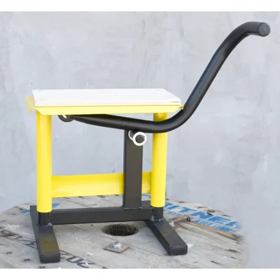 Zdjęcie produktu Stojak pod motocykle cross BIKETEC - żółty, profesjonalny podnośnik do serwisu i przechowywania motocykli. 1 (SKU: 00569YE)